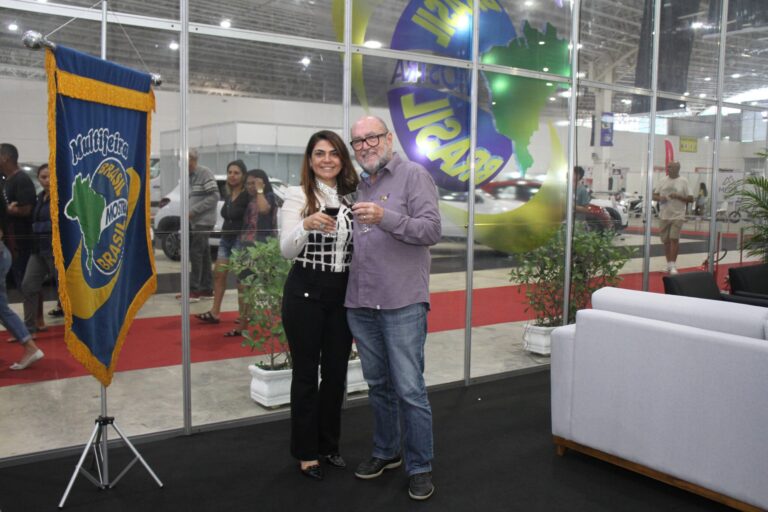 Wilson Martinez e Jucélia Rocha Martinez celebram sucesso da BMB